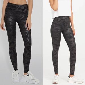 SPANX CAMO faux leather leggings‎ women’s size M